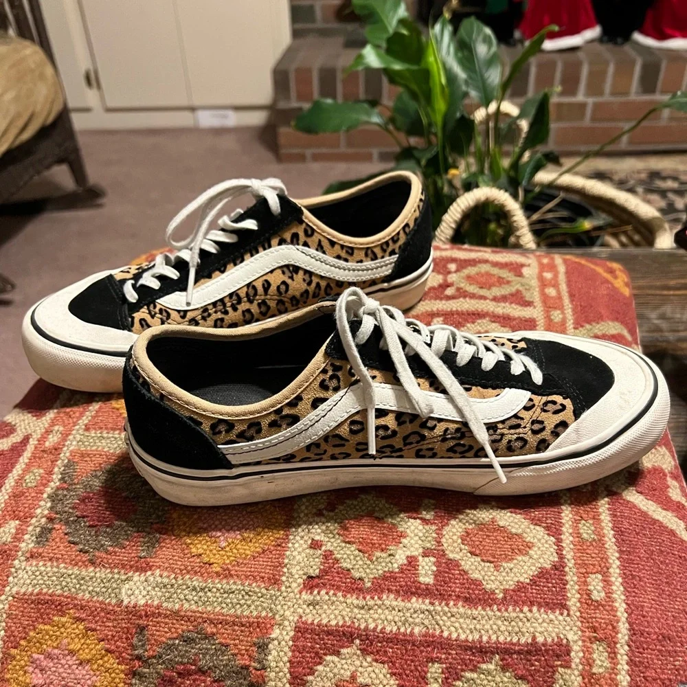 Vans Tan & Black Cheetah Skater Sneakers 9 women 7.5 men - Picture 2 of 14